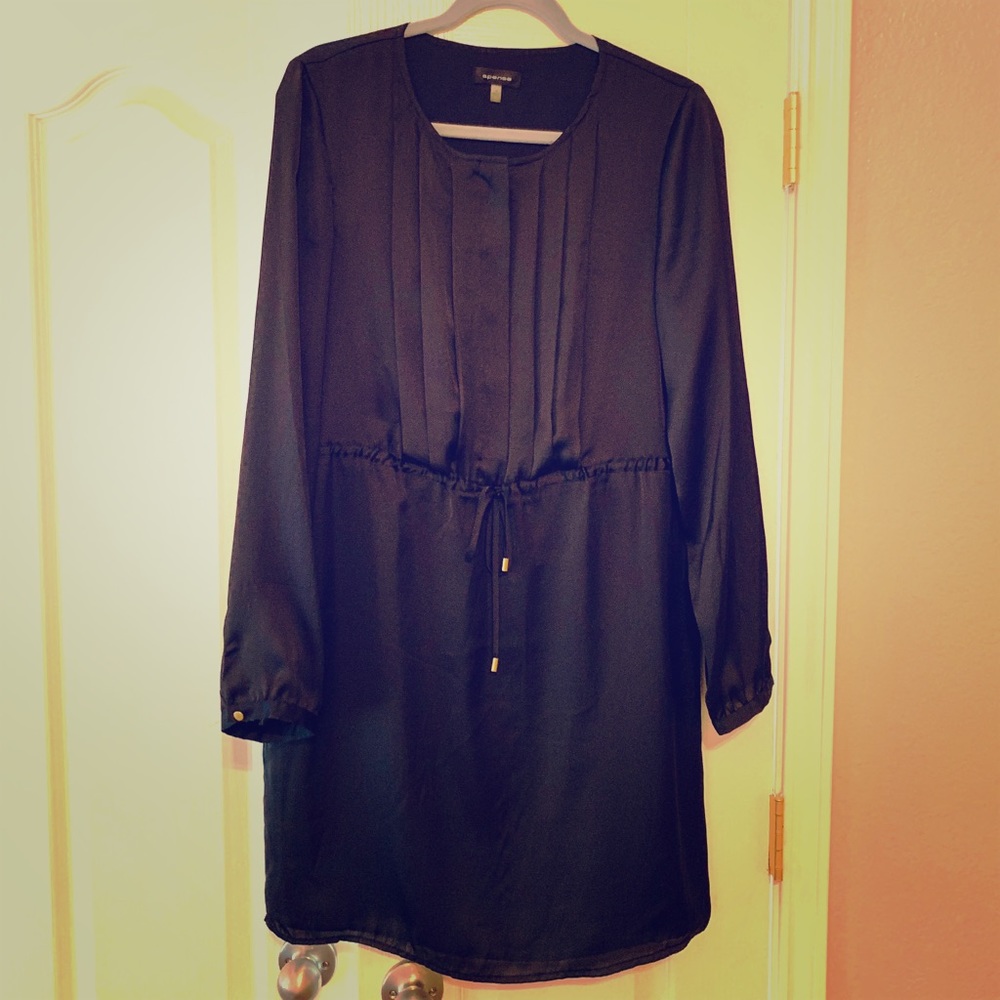 Long sleeve short black dress
